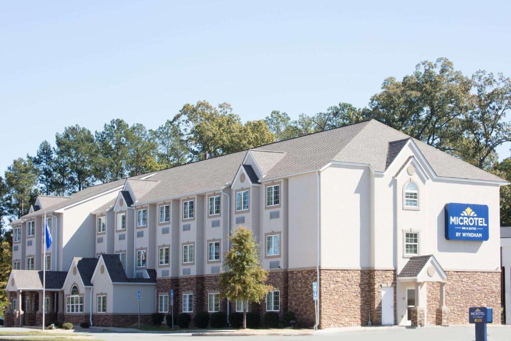 Microtel Inn & Suites by Wyndham Macon - Best Parking Hotels in Macon, GA