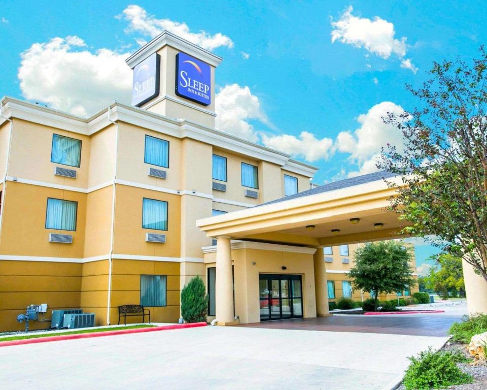 Sleep Inn & Suites New Braunfels - Best Hotels in New Braunfels, TX