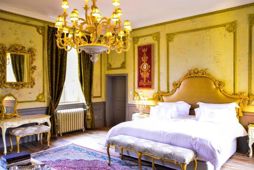 Chateau d'Origny, Chambres d'hotes et Restaurant Gastronomique - Best Hotels in Roanne