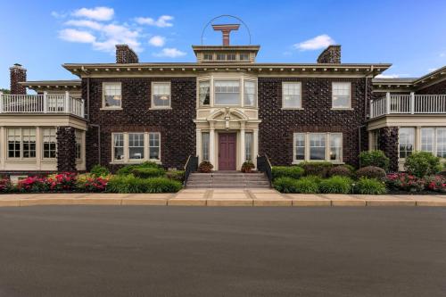 Traditions Hotel & Spa Johnson City - Binghamton, an Ascend Collection Hotel - Best Golf Hotels in New York