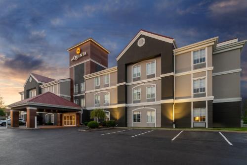suite hotels in Lexington