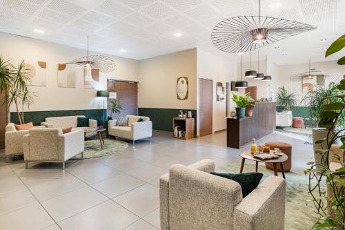 Best Western Hôtel des Barolles - Lyon Sud - Best Parking Hotels in Lyon