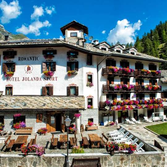 Hotel Jolanda Sport - Best Hotels in Aosta Valley