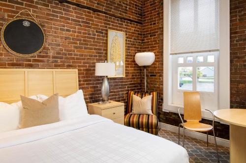 Retro Suites Hotel