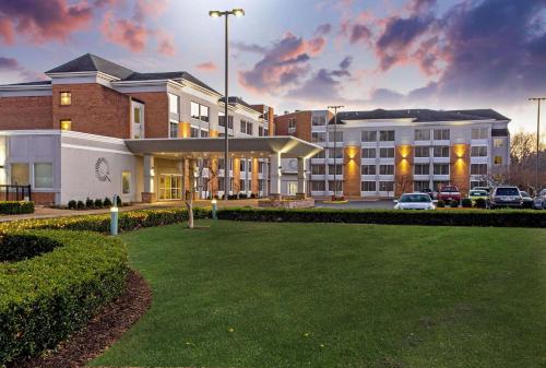 suite hotels in Williamsburg