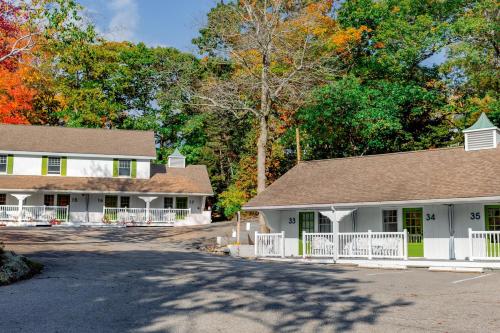 The Lodge on the Cove