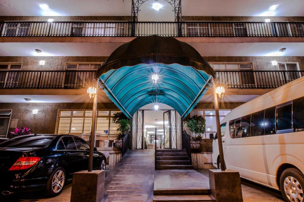 Del Marques Hotel and Suites - Best Parking Hotels in Guadalajara