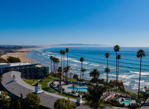 SeaCrest Oceanfront Hotel - Best Hotels with Free Breakfast in Pismo Beach, CA