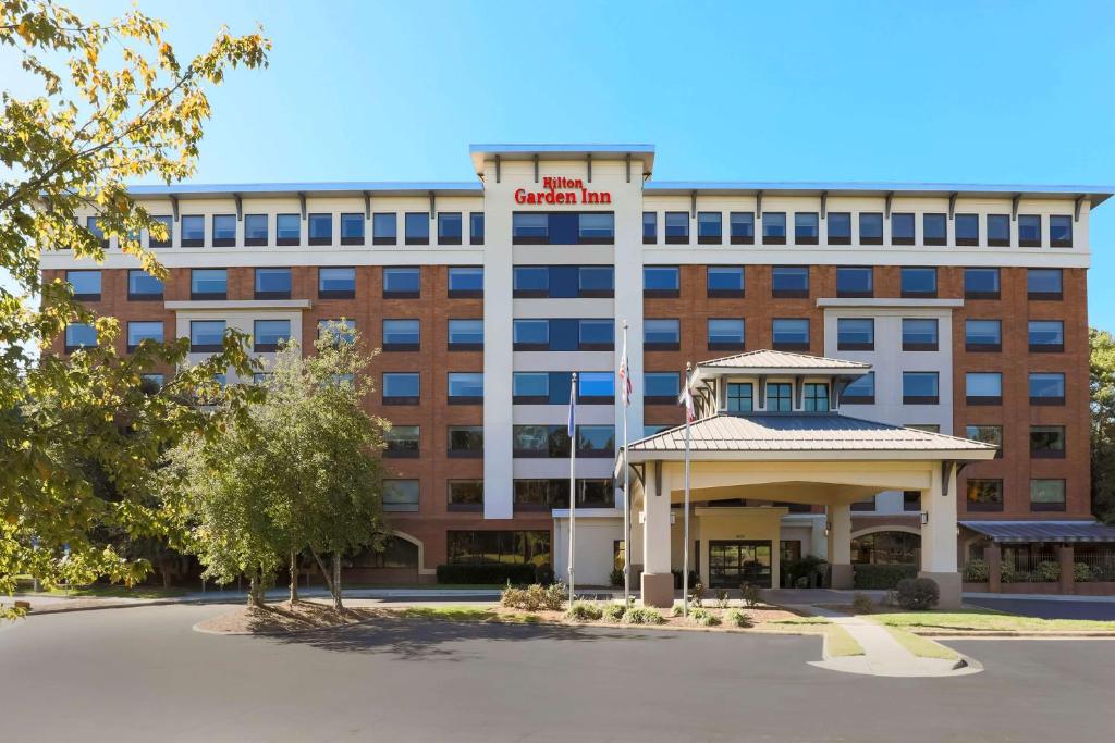 Hilton Garden Inn Raleigh-Durham/Research Triangle Park - Best Hotels in Durham, NC