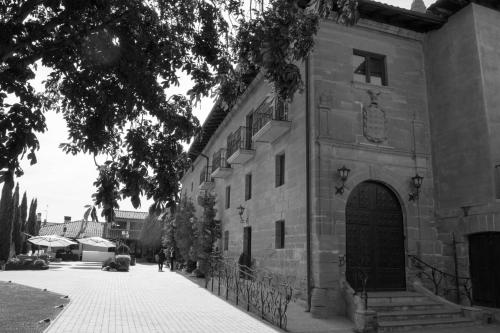 Hospedería Palacio de Casafuerte - Best Hotels in La Rioja