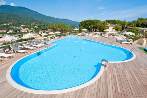 Hotel La Perla Del Golfo - Best Family Hotels in Tuscany, Italy