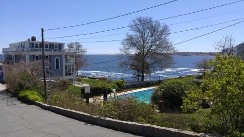 Yankee Clipper Inn