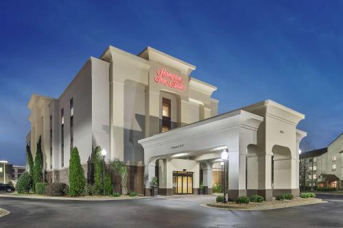 Hampton Inn & Suites Macon I-75 North - Best Parking Hotels in Macon, GA
