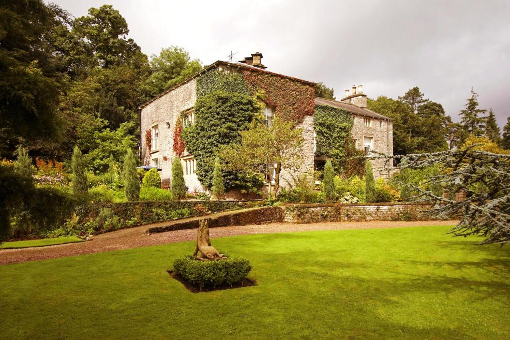 Austwick Hall - Best Hotels for Yorkshire Dales National Park