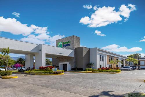 Holiday Inn Express San Jose Costa Rica Airport by IHG - Best Hotels with Airport Shuttle Service in Costa Rica
