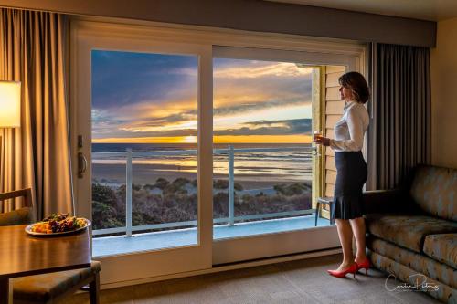 Driftwood Shores Resort - Best Pool Hotels in Oregon