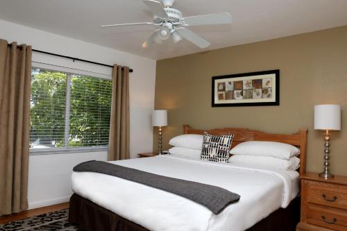 The Cabanas Guesthouse & Spa - Gay Resort catering to Gay Men
