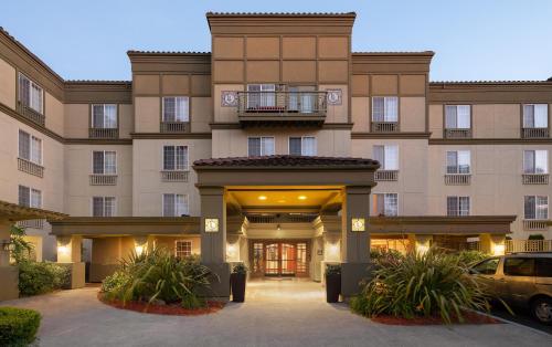 Larkspur Landing Renton-An All-Suite Hotel
