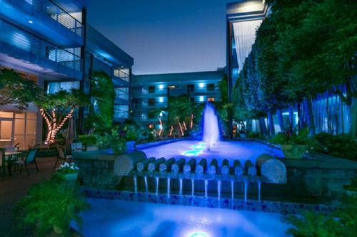 Cupertino Hotel - Best Hotels with Free Breakfast in San Jose, CA