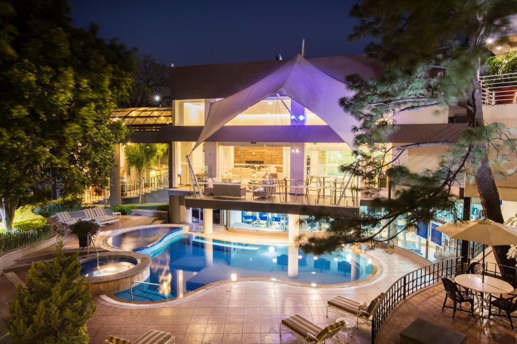 Krystal Satelite Maria Barbara - Best Pool Hotels in Mexico City & Central Mexico