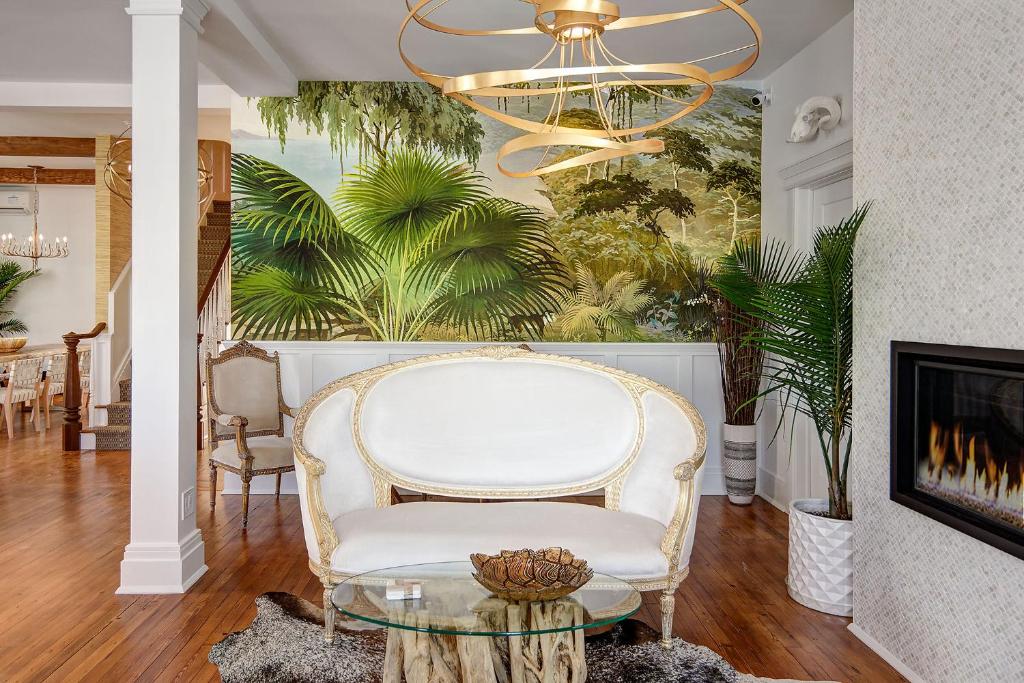 Casablanca - Best Hotels in Cape May