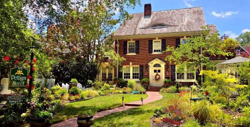 Pettigru Place Bed & Breakfast - Best Hotels in Greenville