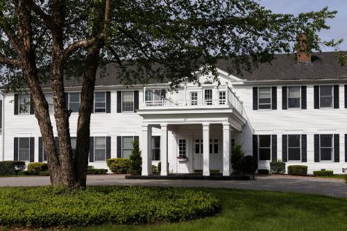 The Litchfield Inn - Best Business Hotels in Connecticut