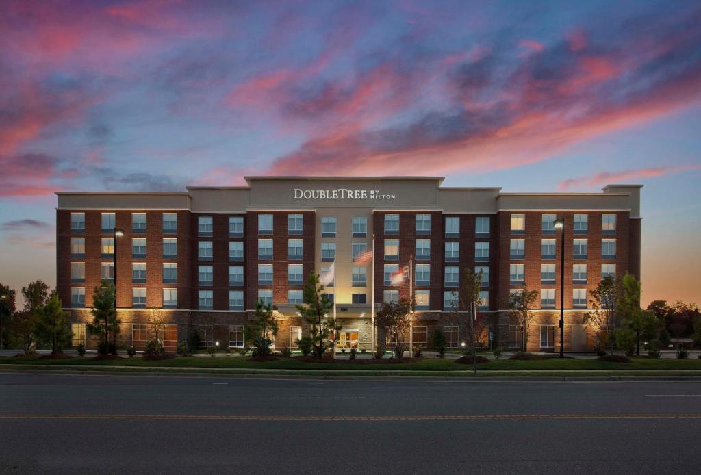 DoubleTree by Hilton Raleigh-Cary - Best Parking Hotels in Raleigh, NC