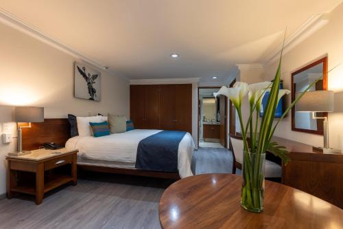 Suites Obelisk - Best Parking Hotels in Mexico City