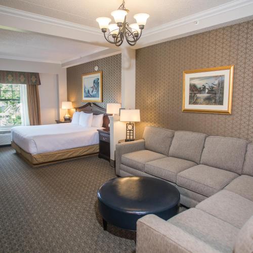 Fort William Henry Hotel - Best Hotels in Lake George, NY