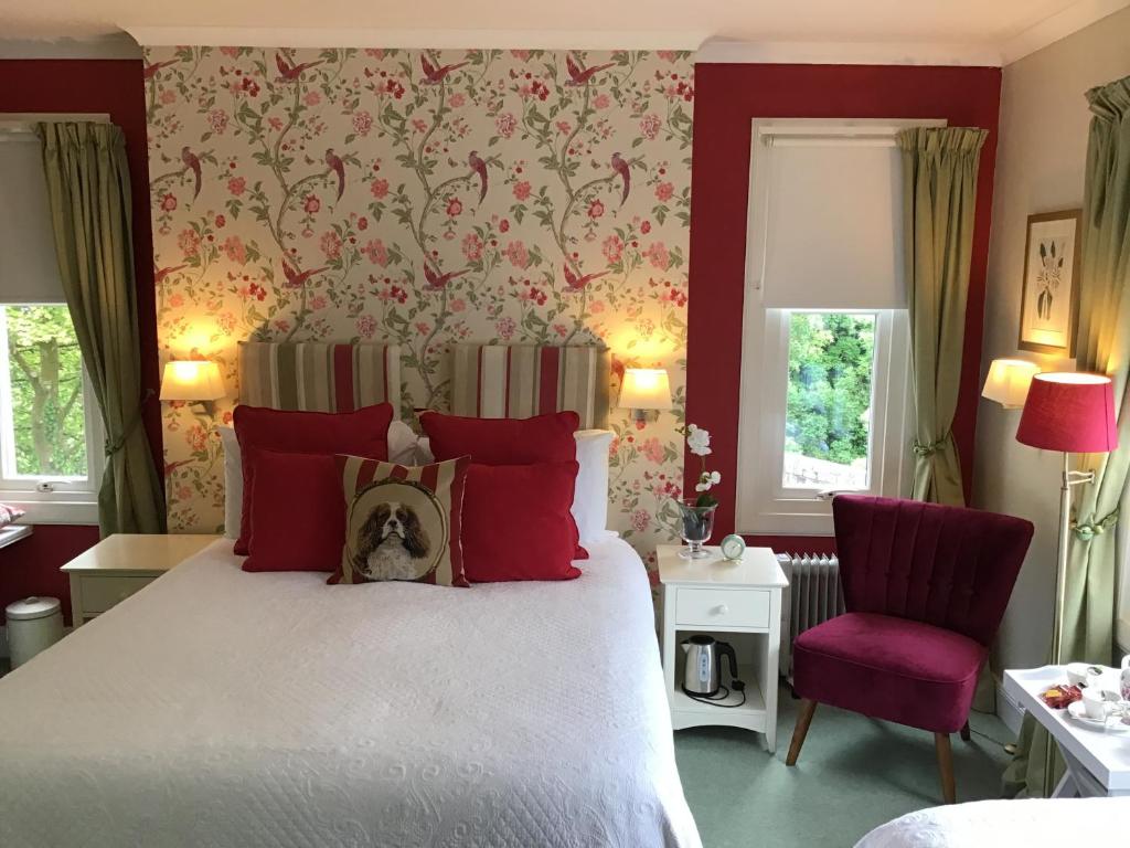 Smiddy House & Russell's Restaurant - Best Hotels in Scotland