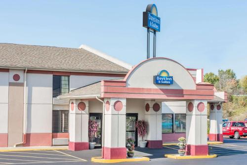 hotels with suites in State College