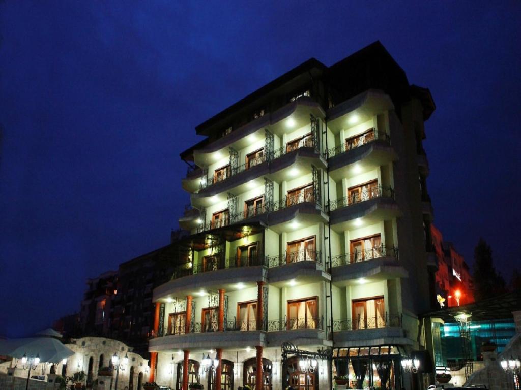 Dinasty Hotel - Best Parking Hotels in Albania