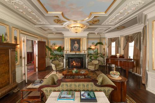 300 Clifton - Best Hotels in Minneapolis