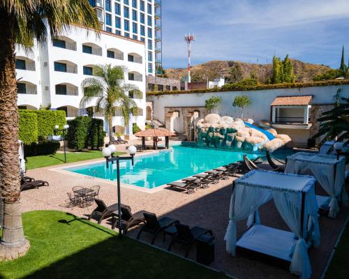 Hotel Gran Plaza & Convention Center - Best Business Hotels in Guanajuato
