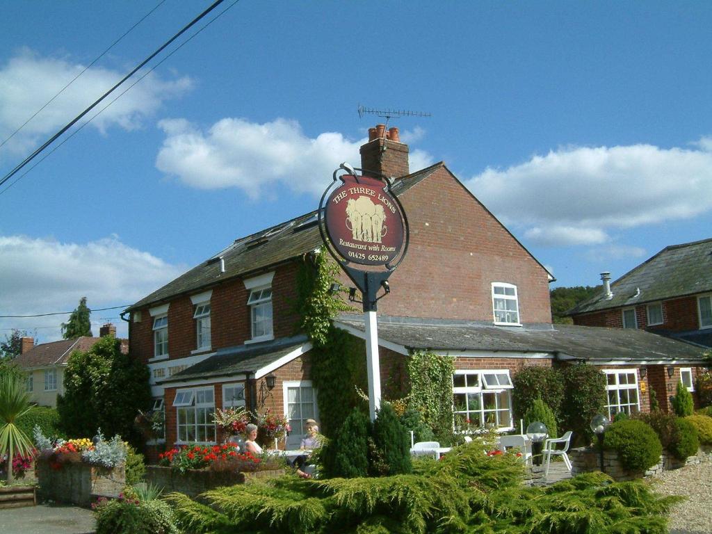 The Three Lions - Best Hotels in Hampshire