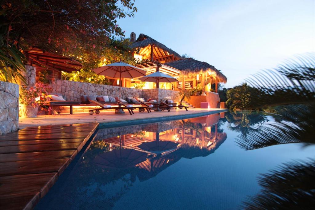 Amuleto - Best Hotels in Guerrero