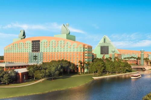 Walt Disney World Swan - Best Pool Hotels in Florida