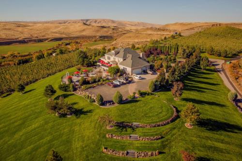 Cameo Heights Mansion and The Vine Fine Dining Restaurant - Best Hotels in Walla Walla