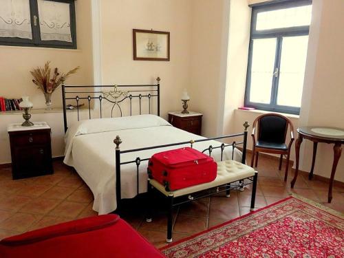 Phaedra Hotel - Best Hotels in Hydra