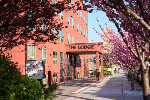 The Lodge Red Hook - Best Hotels with Free Breakfast in New York City, NY