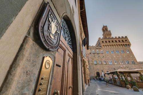 Residenza D'Epoca In Piazza della Signoria - Best Hotels in Florence