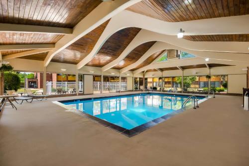 Best Western Prairie Inn & Conference Center