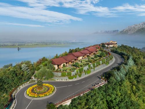Taj Dal View Srinagar - Best Hotels in Jammu and Kashmir