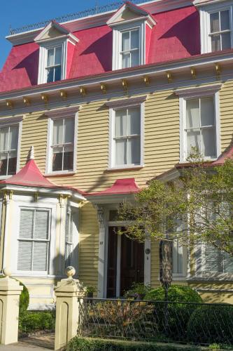 Barksdale House Inn - Best Pet-Friendly Hotels in Charleston, SC
