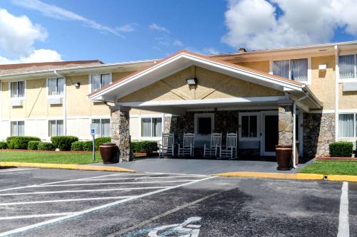 hotels with suites in Jacksonville