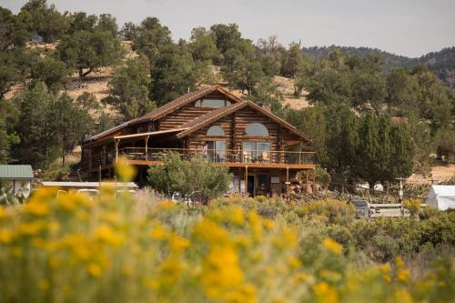 Boulder Mountain Guest Ranch - Best Hotels in Montana