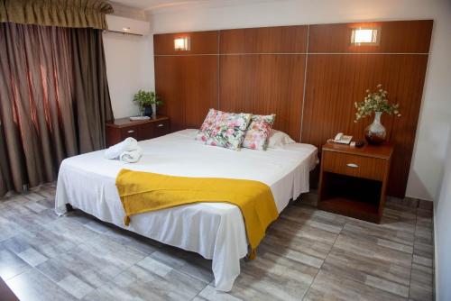 Cresta Inn - Best Hotels with Free Breakfast in Panama City