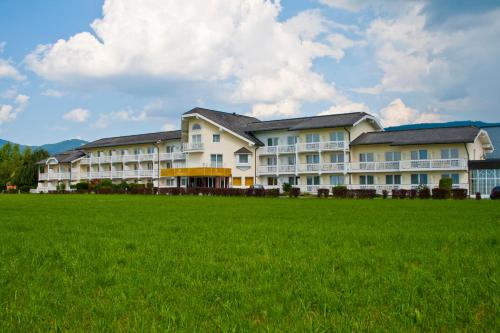 Momentum Hotel - Best Pool Hotels in Salzburg