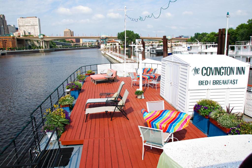 The Covington Houseboat - Best Hotels in St Paul